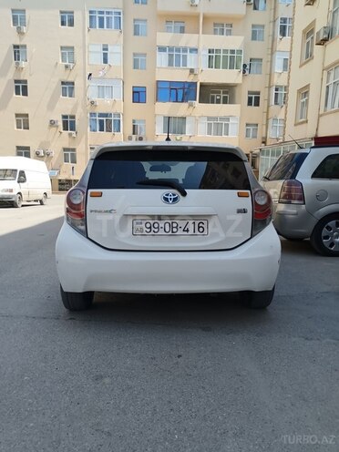 Toyota Prius C-2