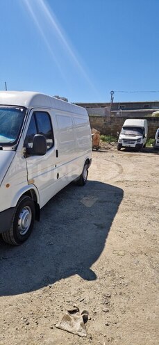 Ford Transit-2