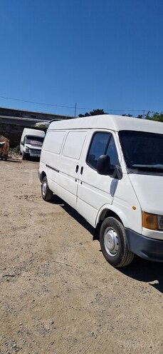 Ford Transit-3