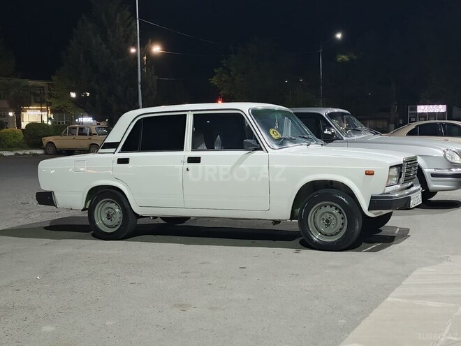LADA (VAZ) 2107-15