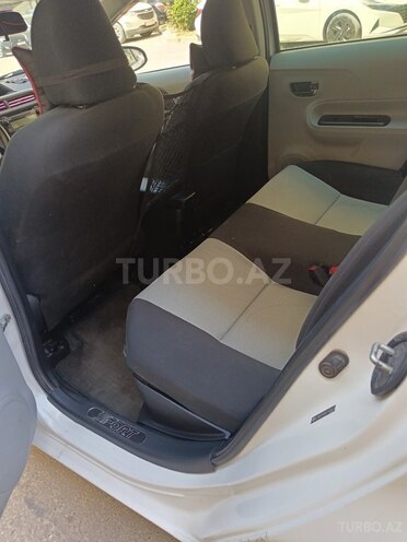 Toyota Prius C-8