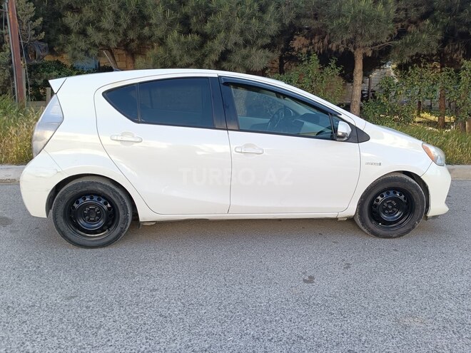 Toyota Prius C-5