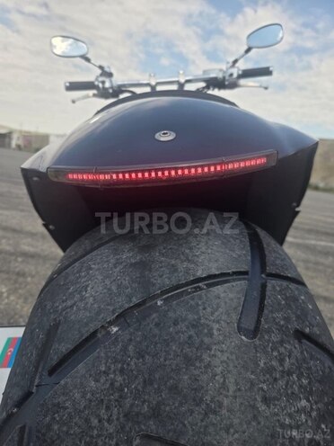 Suzuki Intruder M1800R-10