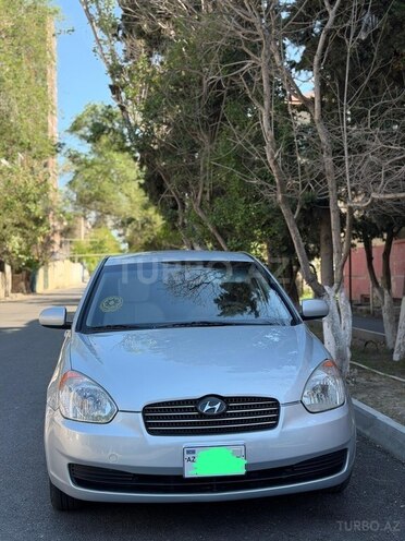 Hyundai Accent-1