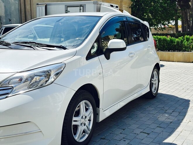Nissan Note-7