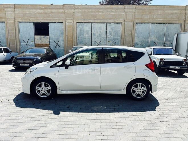 Nissan Note-5