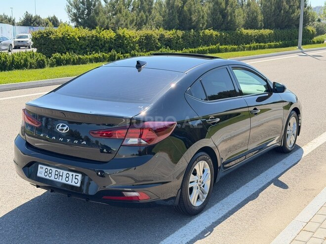 Hyundai Elantra-5