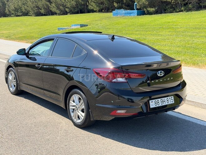 Hyundai Elantra-6