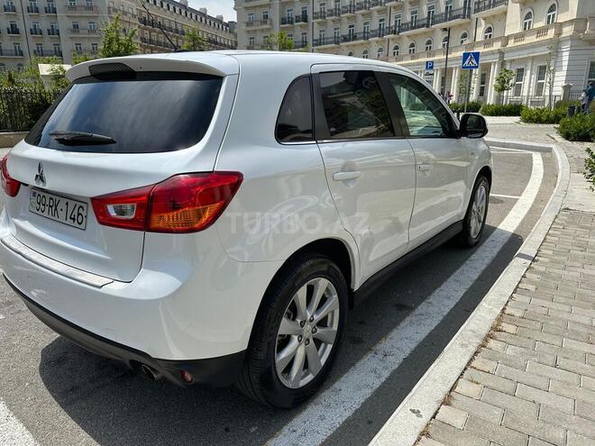 Mitsubishi Outlander Sport-2
