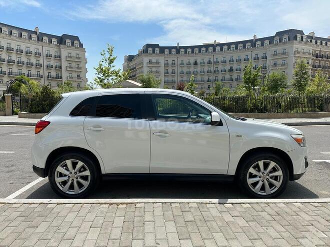 Mitsubishi Outlander Sport-6