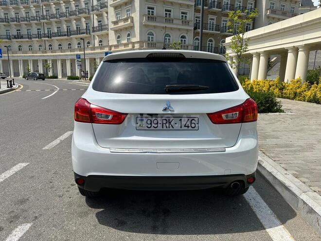 Mitsubishi Outlander Sport-8