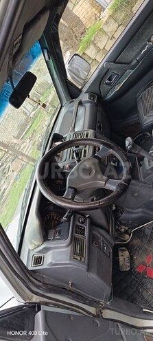 Mitsubishi Pajero-3
