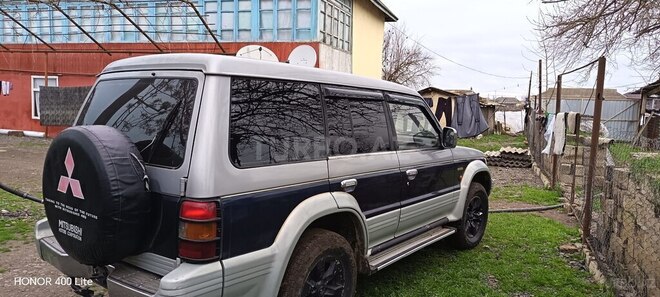 Mitsubishi Pajero-7