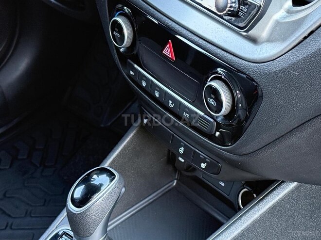 Hyundai Accent-9