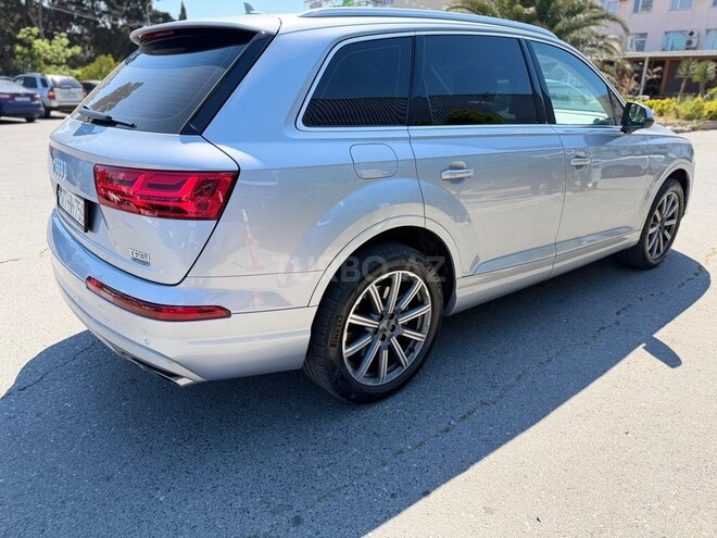 Audi Q7-8