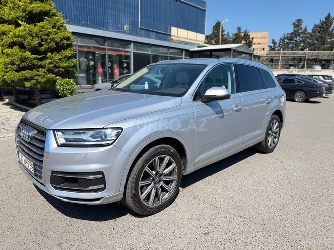 Audi Q7-4