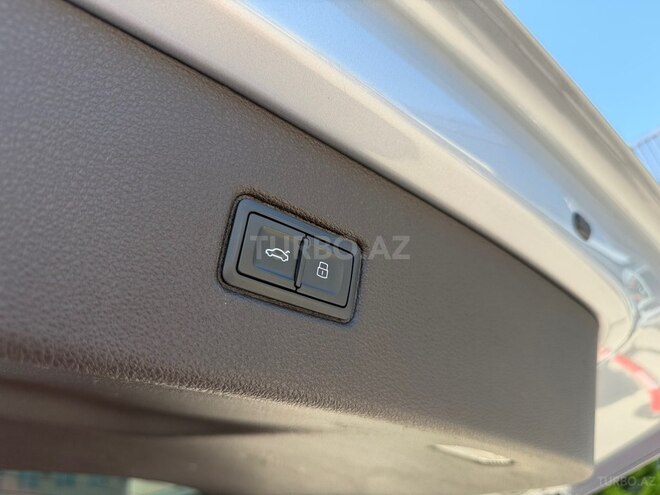 Audi Q7-17