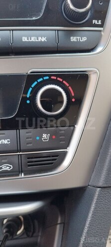 Hyundai Sonata-13
