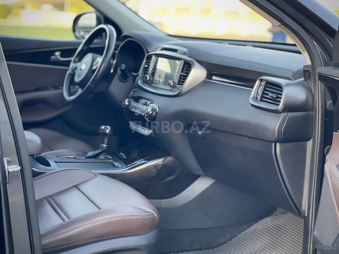Kia Sorento-12