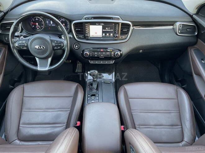 Kia Sorento-13