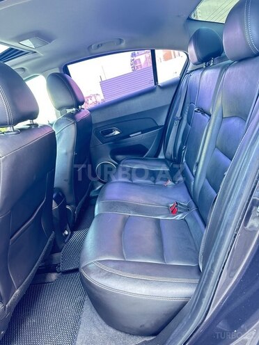 Chevrolet Cruze-13