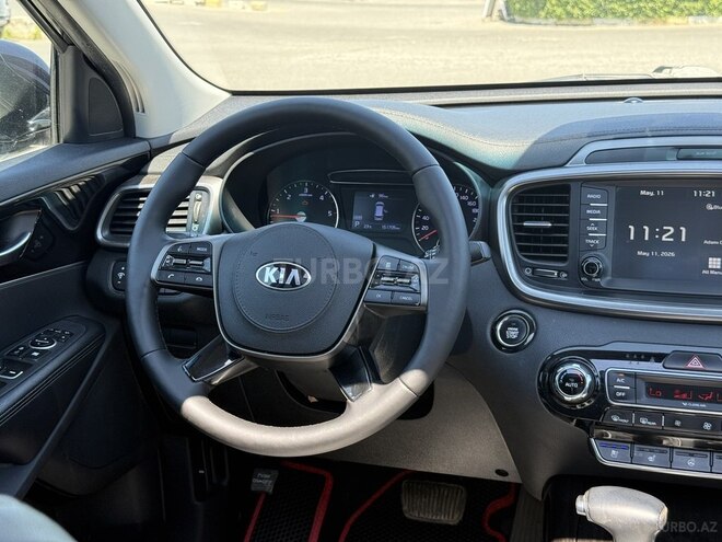 Kia Sorento-12