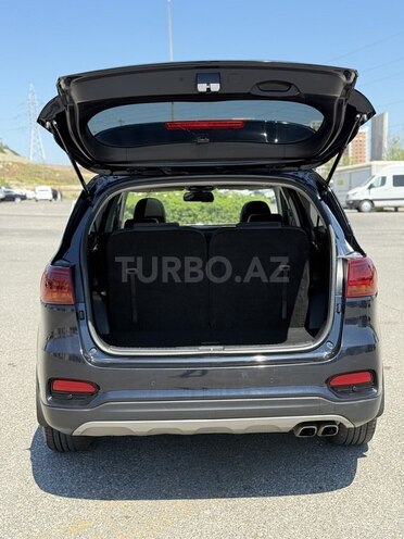 Kia Sorento-16