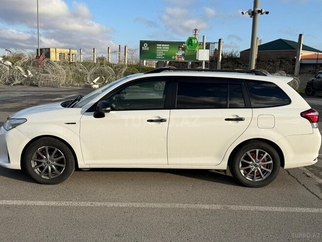 Toyota Corolla Fielder-2