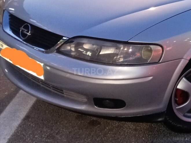 Opel Vectra-4