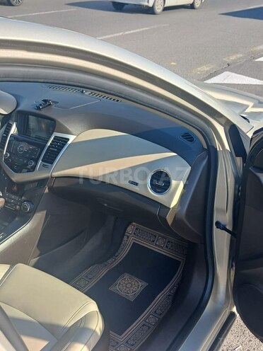 Chevrolet Cruze-11