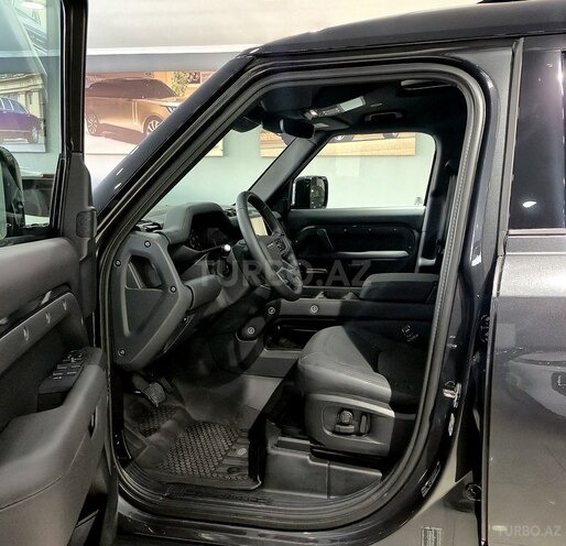 Land Rover Defender-30