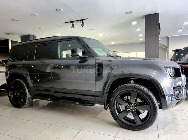 Land Rover Defender-9