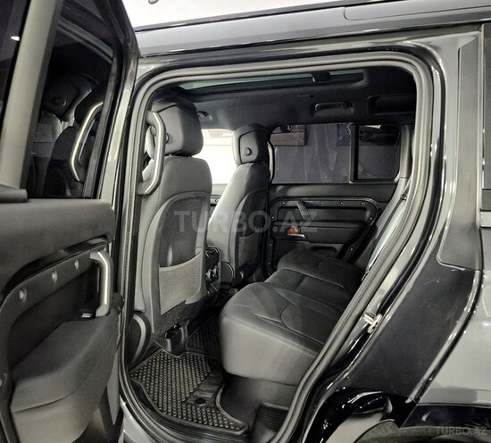 Land Rover Defender-31