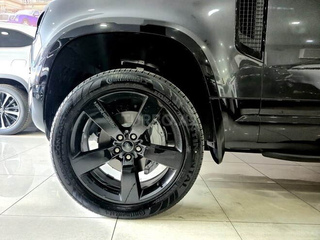 Land Rover Defender-22