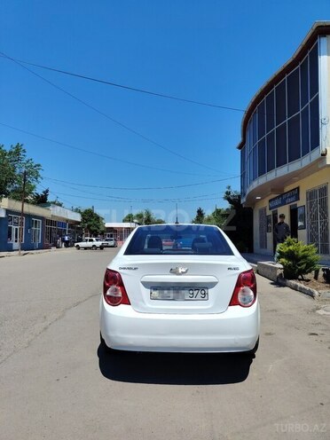 Chevrolet Aveo-7