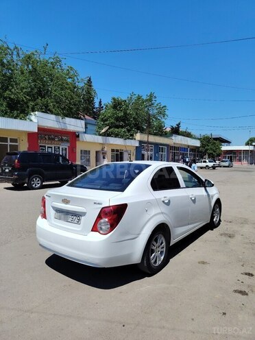 Chevrolet Aveo-8