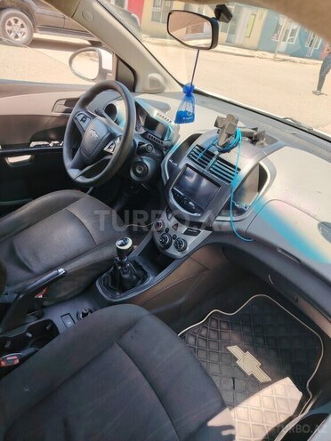 Chevrolet Aveo-11
