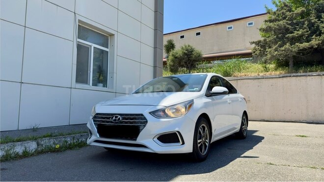 Hyundai Accent-4