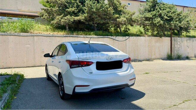 Hyundai Accent-16