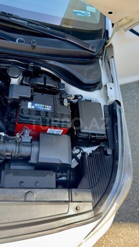 Hyundai Accent-15
