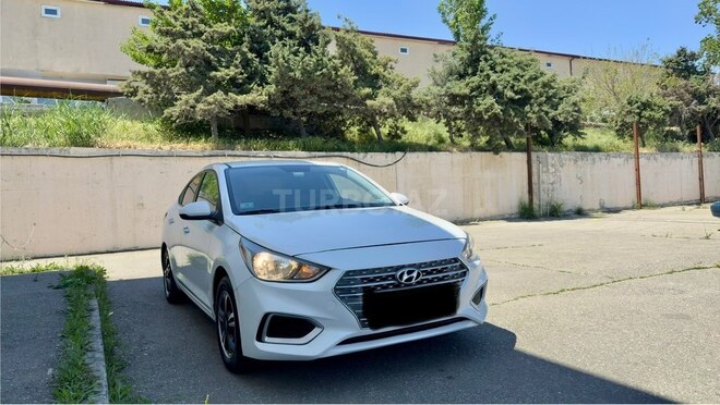 Hyundai Accent-5