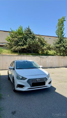 Hyundai Accent-1