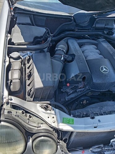 Mercedes E 240-9