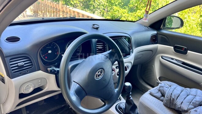 Hyundai Accent-3