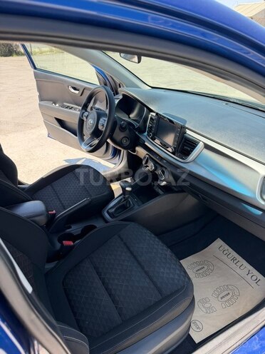 Kia Rio-10