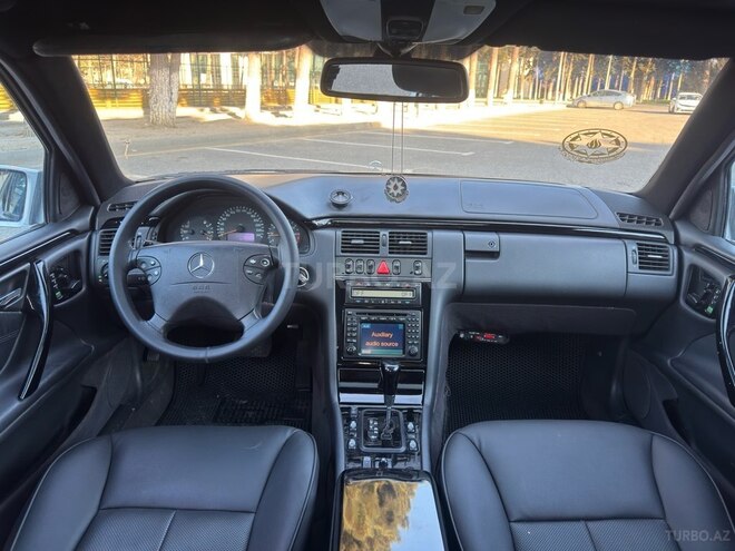 Mercedes E 200-12