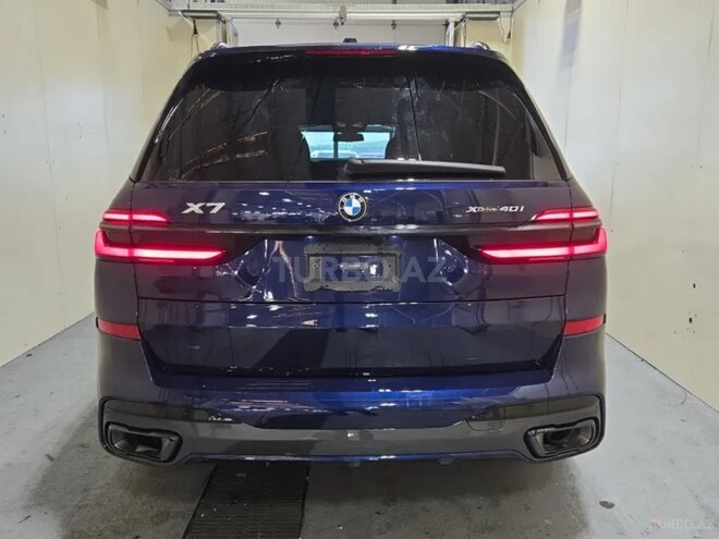 BMW X7-4
