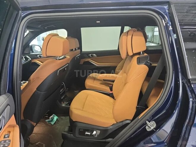 BMW X7-8