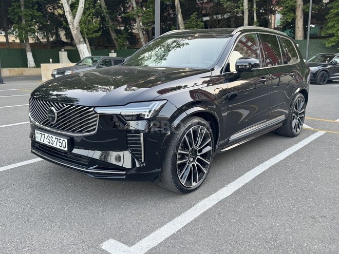 Volvo XC90-1