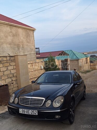 Mercedes E 280-1